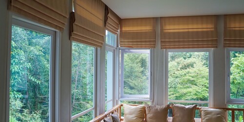 Roman blinds as an element of an energy-saving building