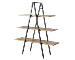 Soppalco con libreria e scala