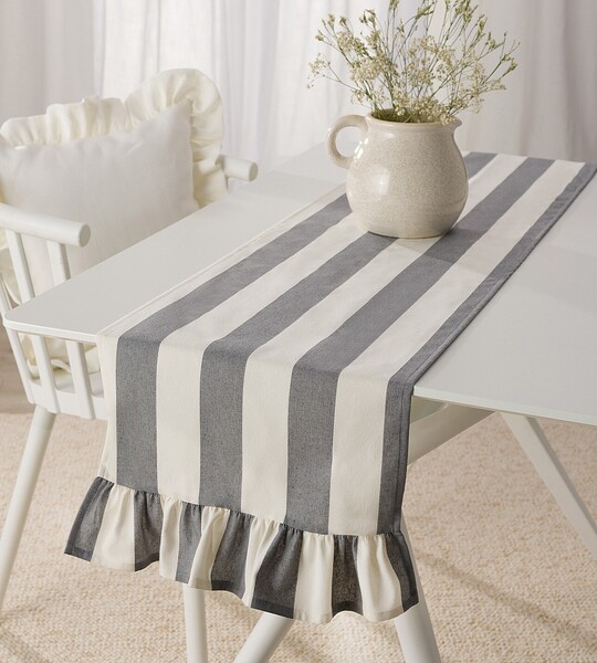 Table Runner with Frill 40x160 cm
